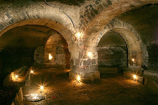 Les 5 choses que vous ne savez peut-être pas sur -Clermont-Ferrand - Les caves sous la butte de Clermont-Ferrand