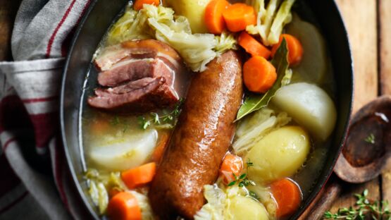 Régalez-vous avec ces 4 recettes de plats typiques auvergnats - Potée auvergnate