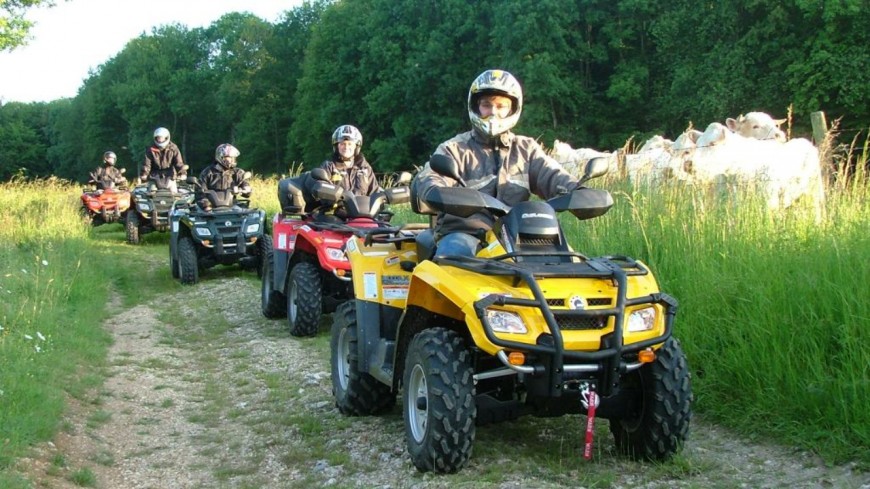 Neuvéglise-sur-Truyère : La Bihr Adventure – randonnée gastronomique quad et moto Neuvéglise-sur-Truyère : La Bihr Adventure – randonnée gastronomique quad et moto