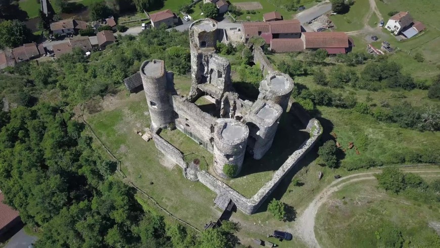 Château de Domeyrat Château de Domeyrat