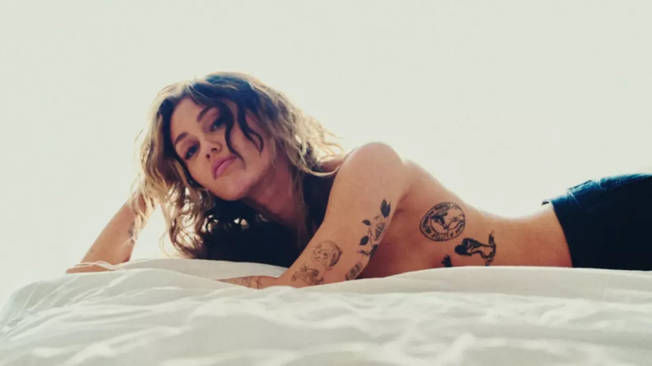 Miley Cyrus : "Jaded" son nouveau clip émouvant