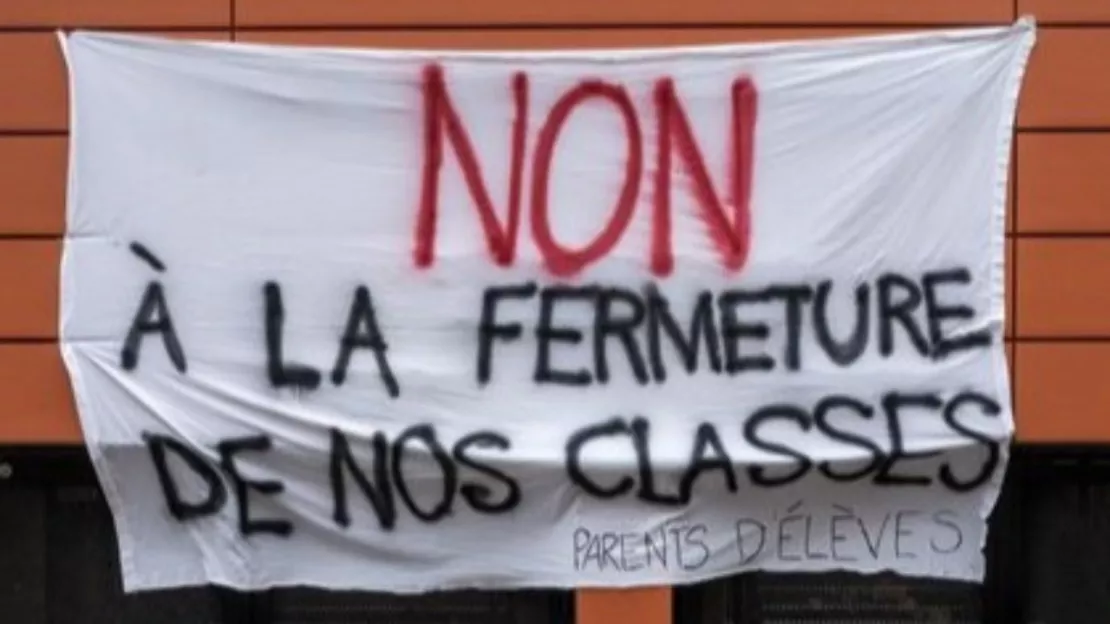 Carte scolaire : la députée Marianne Maximi dit non aux suppressions de classe !