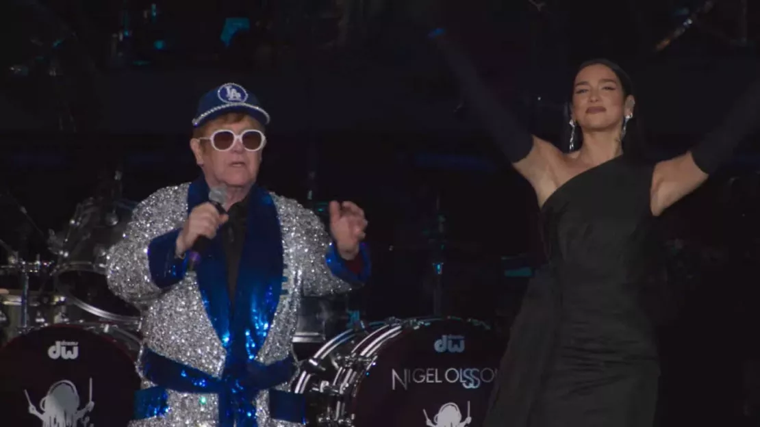 Dua Lipa rejoint Elton John sur scène pour interpréter  "Cold Heart" (vidéo)