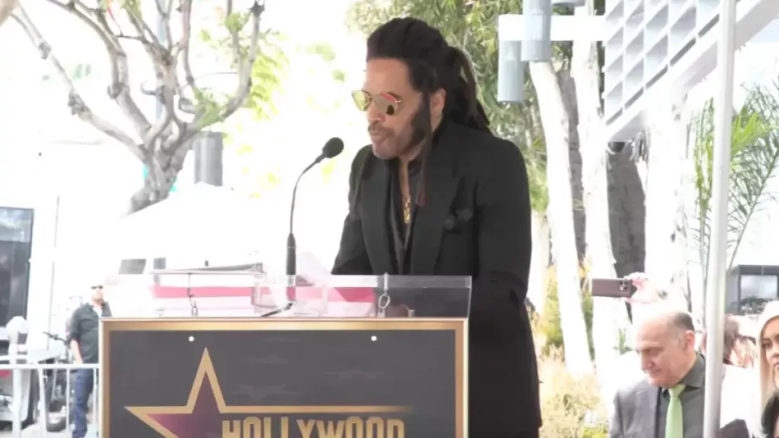 Lenny Kravitz "honoré" lors de l'inauguration de son étoile sur Hollywood Boulevard