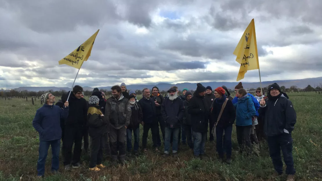 Les Confédérations Paysannes rassemblées à Gerzat contre le projet des méga-bassines