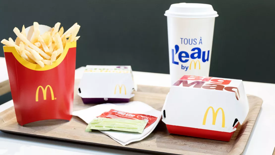 Les emballages jetables remplacés par de la vaisselle réutilisable dans les fast-foods