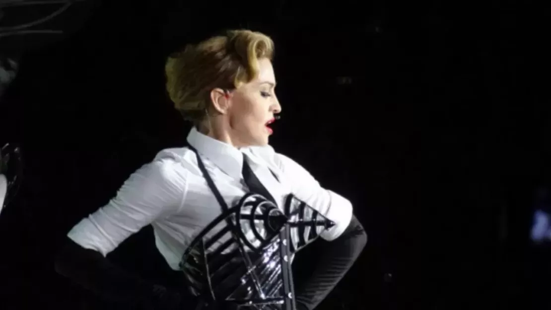 Madonna surprise après sa chute en concert