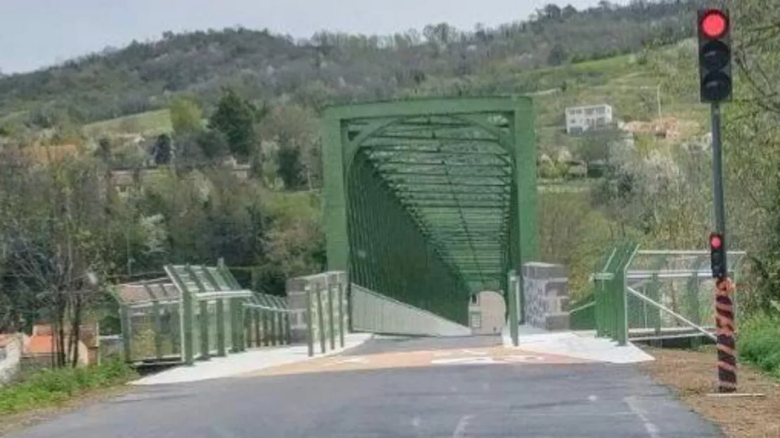 Mur-sur-Allier (63) : ça y est, le pont de Dallet est rouvert à la circulation !