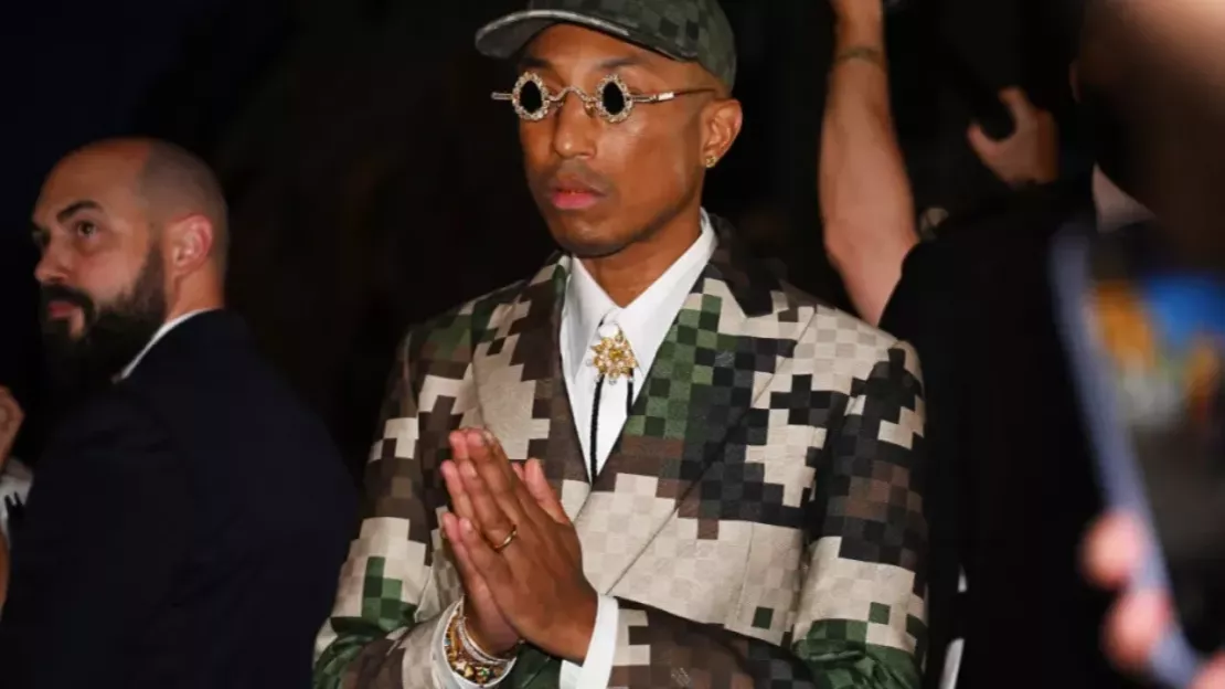 Pharrell Williams présente son premier show en tant que directeur artistique chez Louis Vuitton