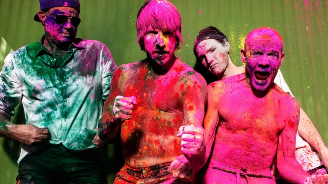 Red Hot Chili Peppers : le bassiste du groupe regrette d'avoir cassé autant de basses en concert
