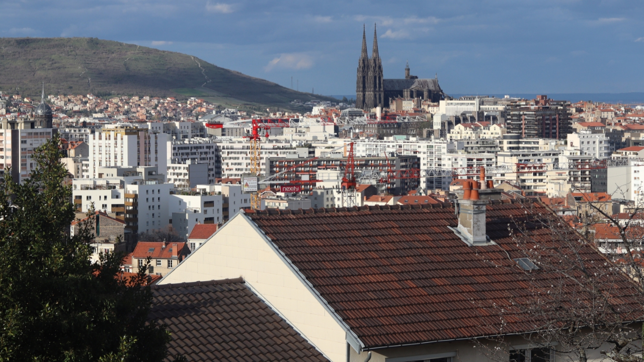 Allier / Puy-de-Dôme : jusqu'à 20.000 euros d'aide pour rénover les maisons fissurées Allier / Puy-de-Dôme : jusqu'à 20.000 euros d'aide pour rénover les maisons fissurées