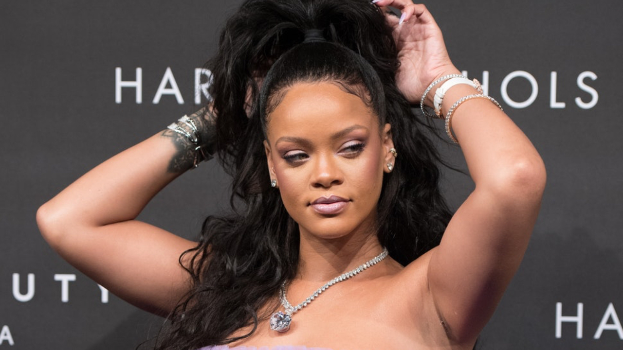 Après 6 ans d’absence, Rihanna dévoile son nouveau single (vidéo) Après 6 ans d’absence, Rihanna dévoile son nouveau single (vidéo)