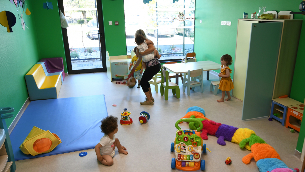 Avec les micro-crèches O petits bouts du monde, le multilinguisme en apprentissage Avec les micro-crèches O petits bouts du monde, le multilinguisme en apprentissage