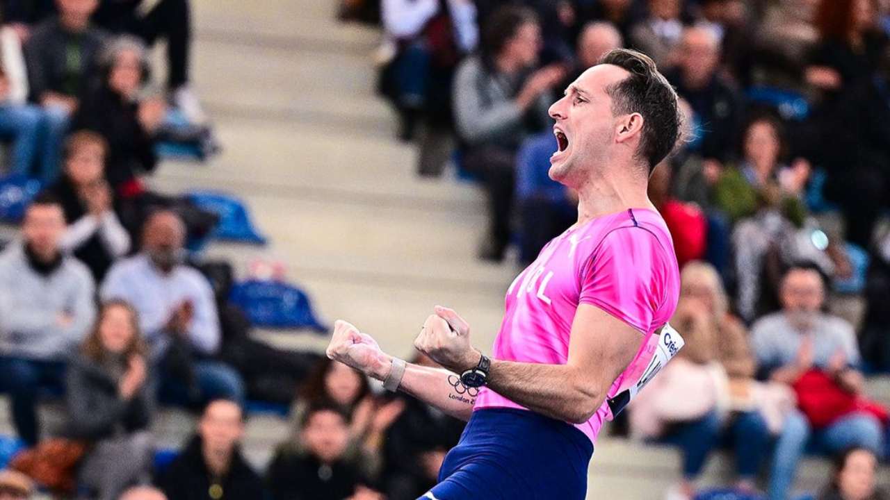 Avec un saut à 5,82 m, Renaud Lavillenie remplit les minimas pour les Mondiaux Avec un saut à 5,82 m, Renaud Lavillenie remplit les minimas pour les Mondiaux