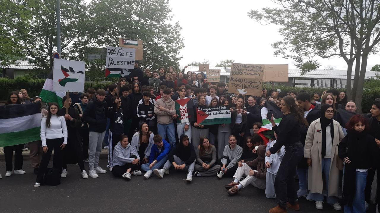 Cournon d'Auvergne (63) : 250 lycéens ont bloqué leur lycée pour la Palestine