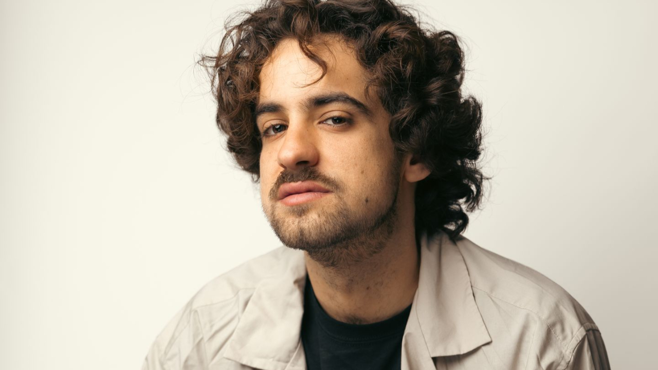 "Le fameux trou du cul du monde" : un humoriste se moque de Clermont-Ferrand sur les réseaux sociaux