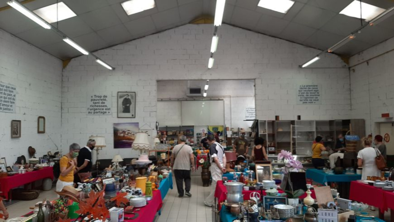 Chez Emmaüs Aubière, la rentrée est à moitié prix pour les étudiants