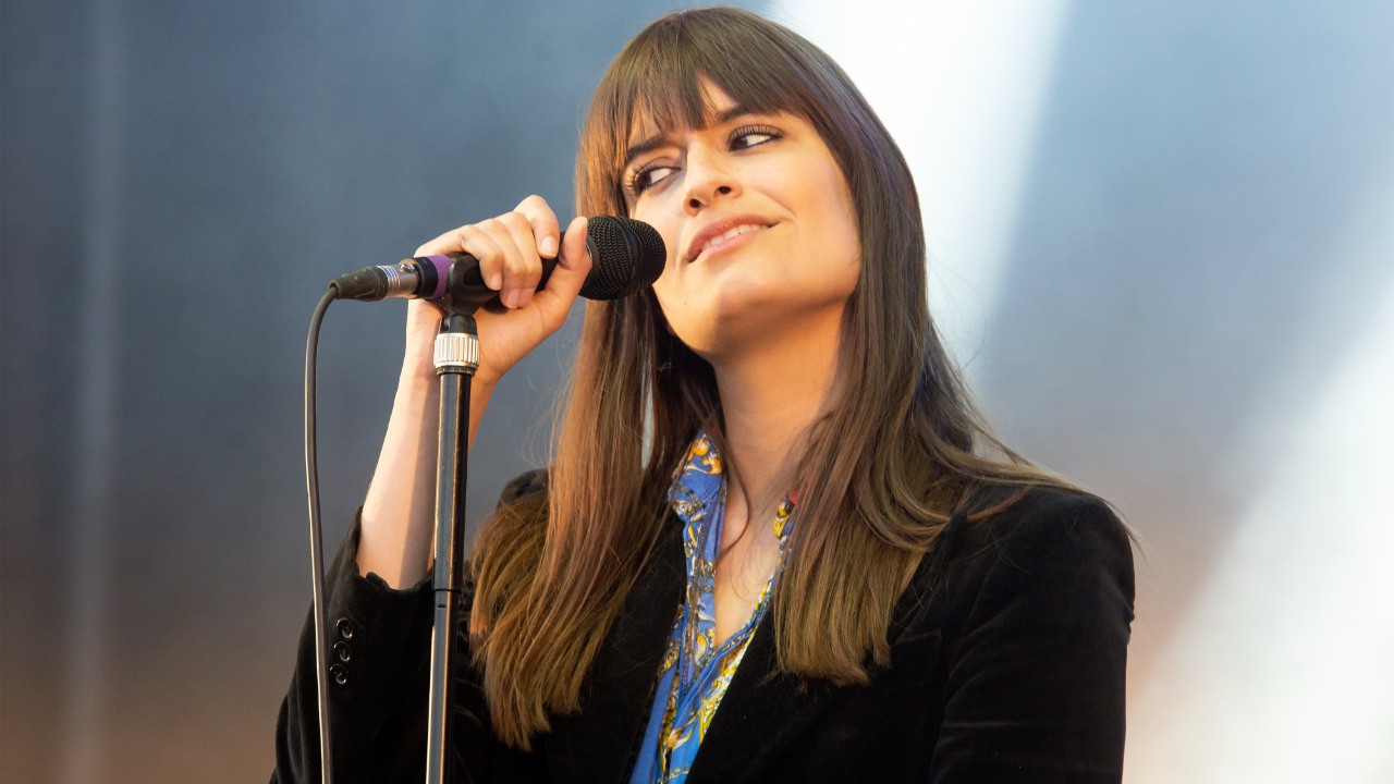 Clara Luciani déjà de retour en studio ! Clara Luciani déjà de retour en studio !