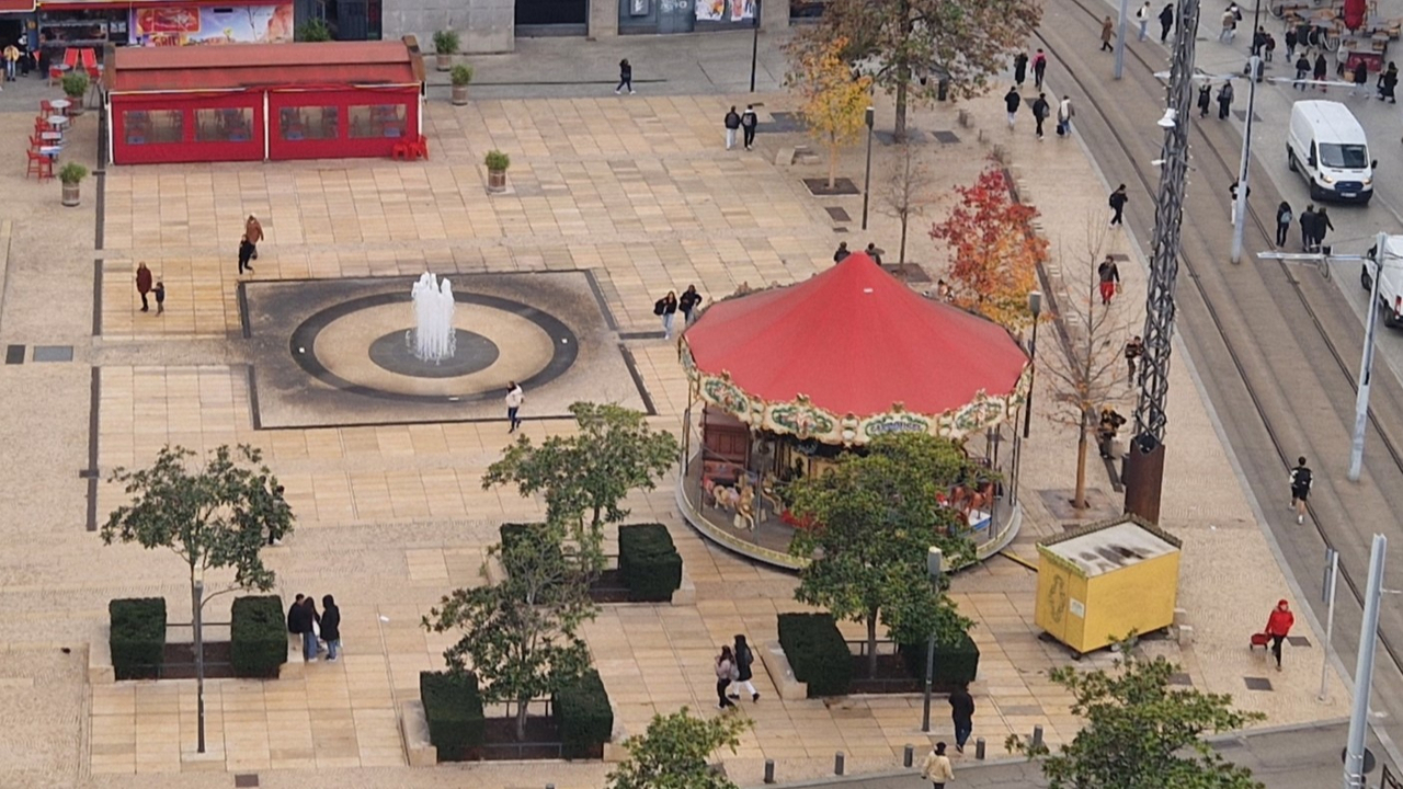 Après la victoire du PSG, un policier blessé dans l'assaut du carrousel de la place de Jaude Après la victoire du PSG, un policier blessé dans l'assaut du carrousel de la place de Jaude