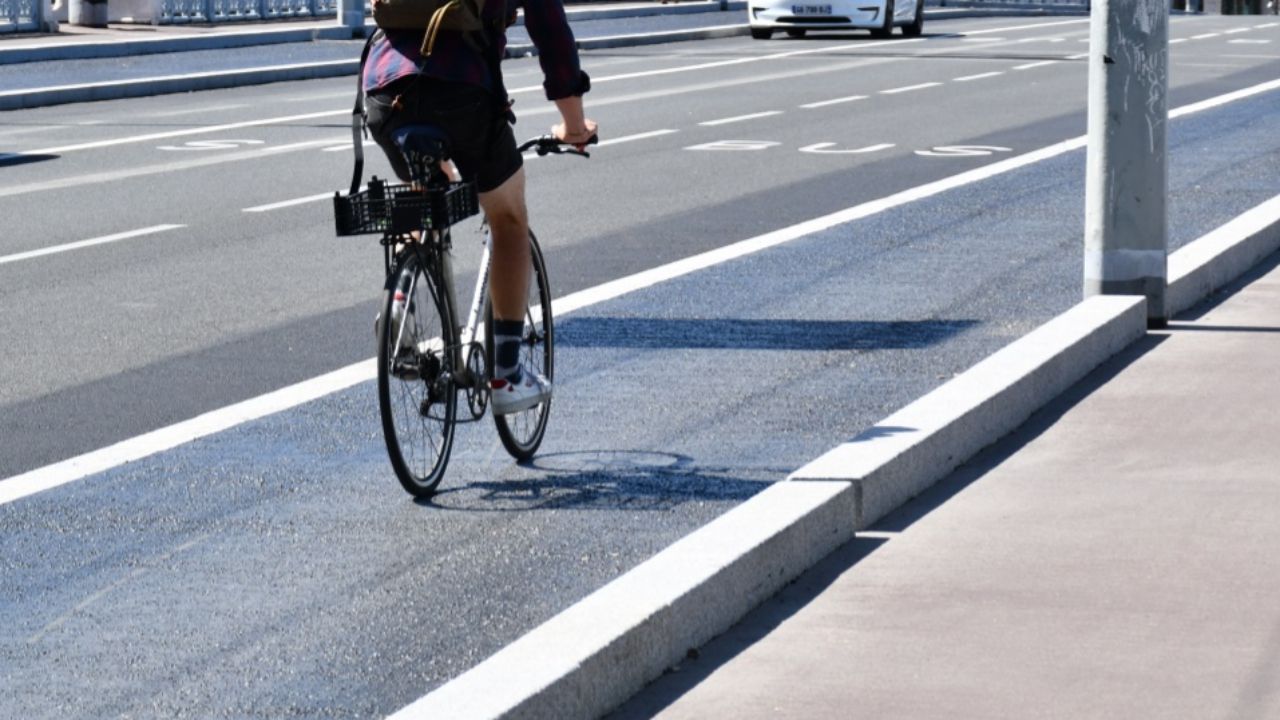 Clermont-Ferrand : il se masturbait sur son vélo et fait une lourde chute à l'arrivée de la police