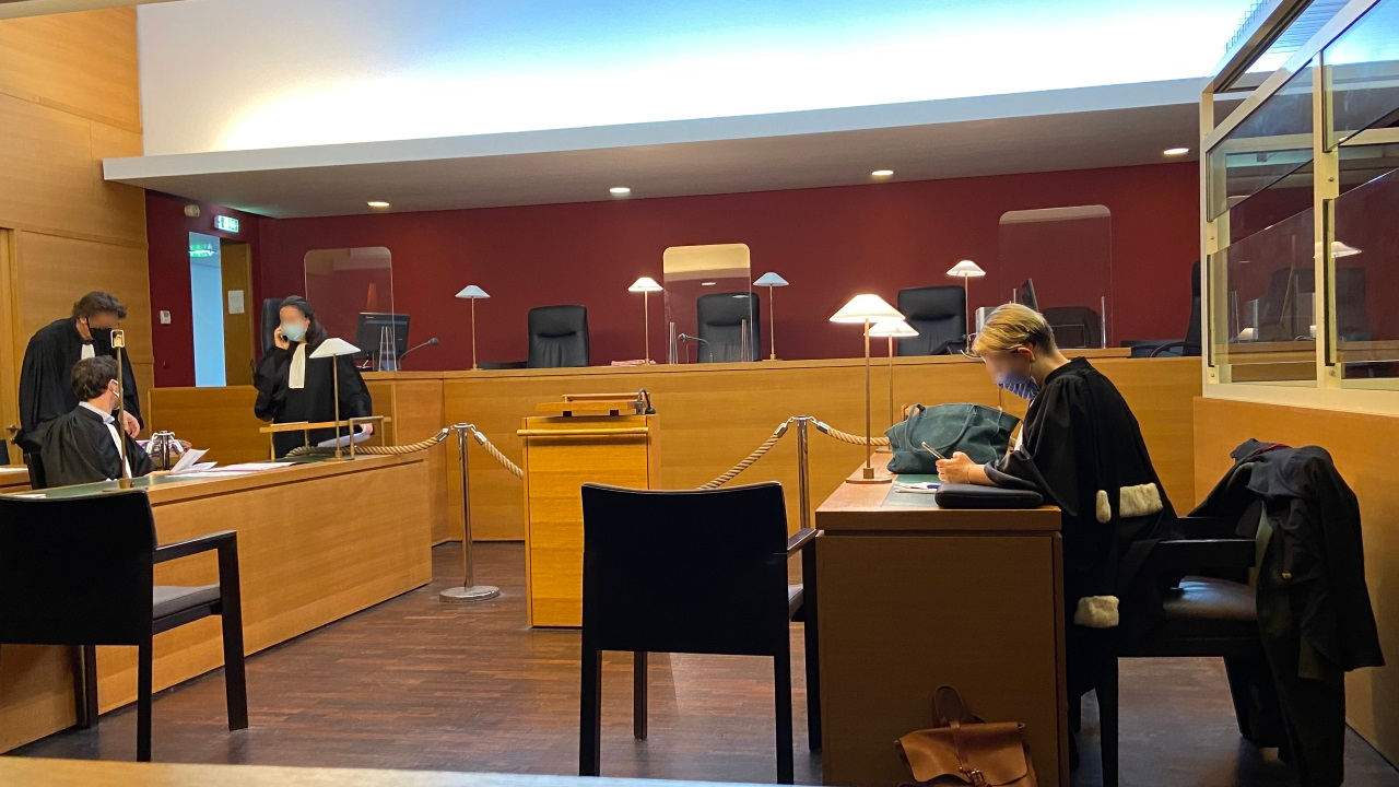 Clermont-Ferrand : il vend plus d’un kilo de cannabis pour faire plaisir à sa mère pour l’Aïd, la police le rattrape Clermont-Ferrand : il vend plus d’un kilo de cannabis pour faire plaisir à sa mère pour l’Aïd, la police le rattrape