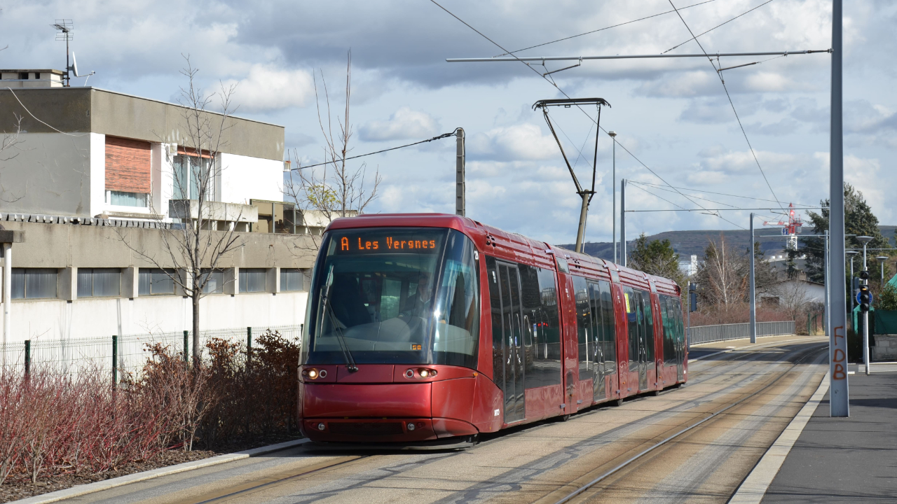 Clermont-Ferrand : la ligne de tramway fait peau neuve cet été Clermont-Ferrand : la ligne de tramway fait peau neuve cet été
