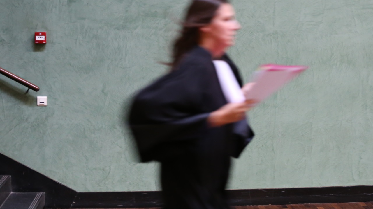 Clermont-Ferrand : la vendeuse pioche 300 000 euros dans la caisse de la boucherie, le tribunal lui demande de rembourser Clermont-Ferrand : la vendeuse pioche 300 000 euros dans la caisse de la boucherie, le tribunal lui demande de rembourser