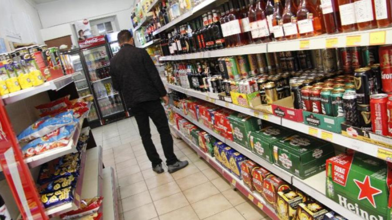 Dans ce quartier sensible de Clermont-Ferrand, les épiceries vont fermer la nuit Dans ce quartier sensible de Clermont-Ferrand, les épiceries vont fermer la nuit