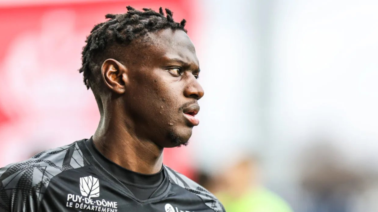 Clermont Foot. Le gardien Mory Diaw signe dans un club de Ligue 1 Clermont Foot. Le gardien Mory Diaw signe dans un club de Ligue 1