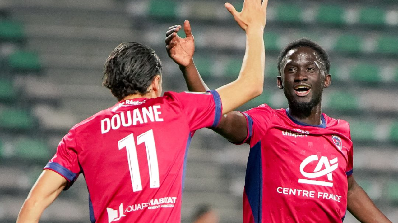 Clermont restera en Ligue 2 la saison prochaine ! Le maintien malgré la défaite (1-2) Clermont restera en Ligue 2 la saison prochaine ! Le maintien malgré la défaite (1-2)