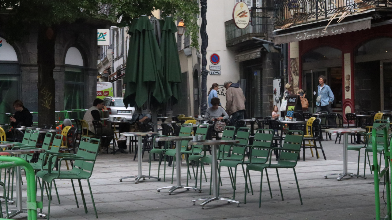Coupe du monde de football : une fête populaire gâchée par les mesures de sécurité à Clermont-Ferrand ? Coupe du monde de football : une fête populaire gâchée par les mesures de sécurité à Clermont-Ferrand ?