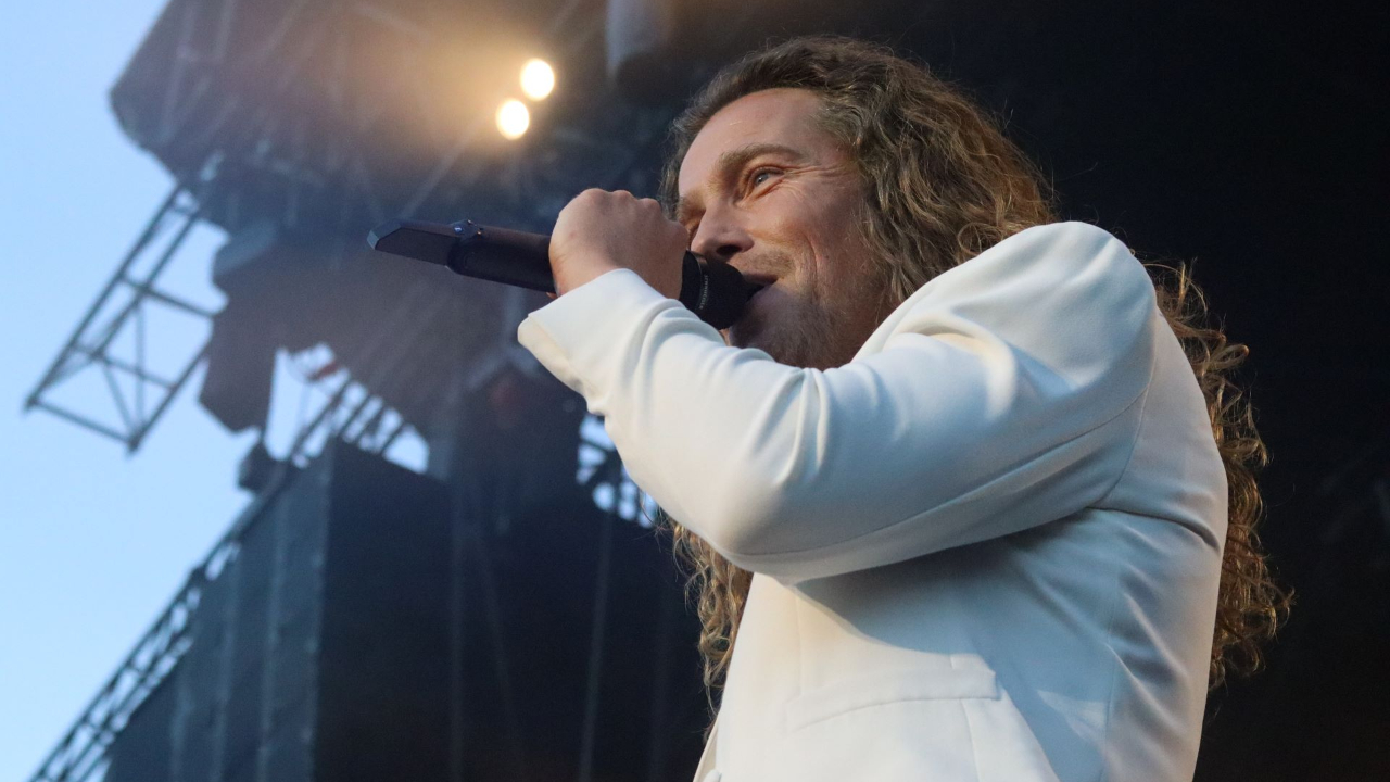 Dans l'effervescence du World Festival Ambert avec Julien Doré et le public Dans l'effervescence du World Festival Ambert avec Julien Doré et le public