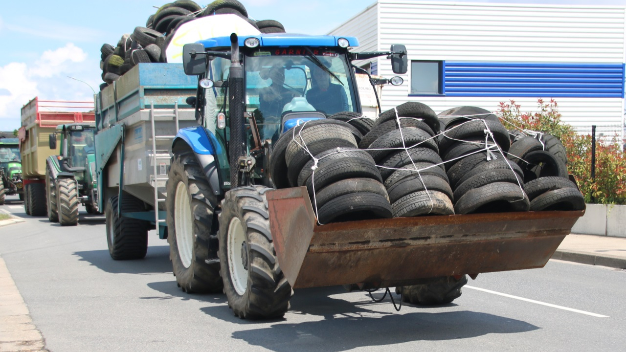 Dermatose nodulaire : des agriculteurs en colère attendus près de Clermont-Ferrand Dermatose nodulaire : des agriculteurs en colère attendus près de Clermont-Ferrand