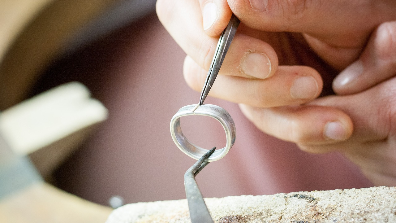 Van Cleef & Arpels s'installe en Auvergne ! Van Cleef & Arpels s'installe en Auvergne !