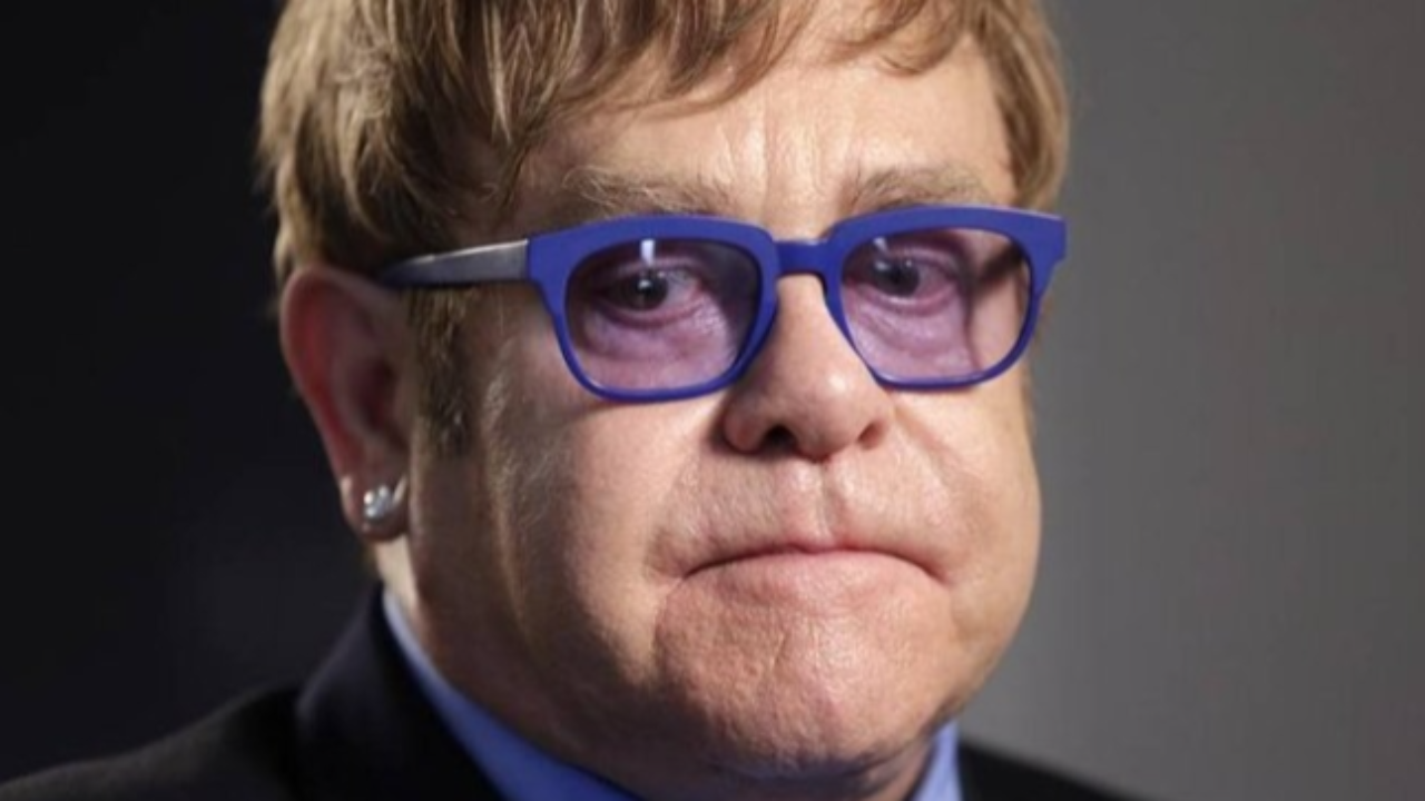 Elton John triste depuis la fin de sa tournée d'adieux : "J'essaie de digérer..." Elton John triste depuis la fin de sa tournée d'adieux : "J'essaie de digérer..."