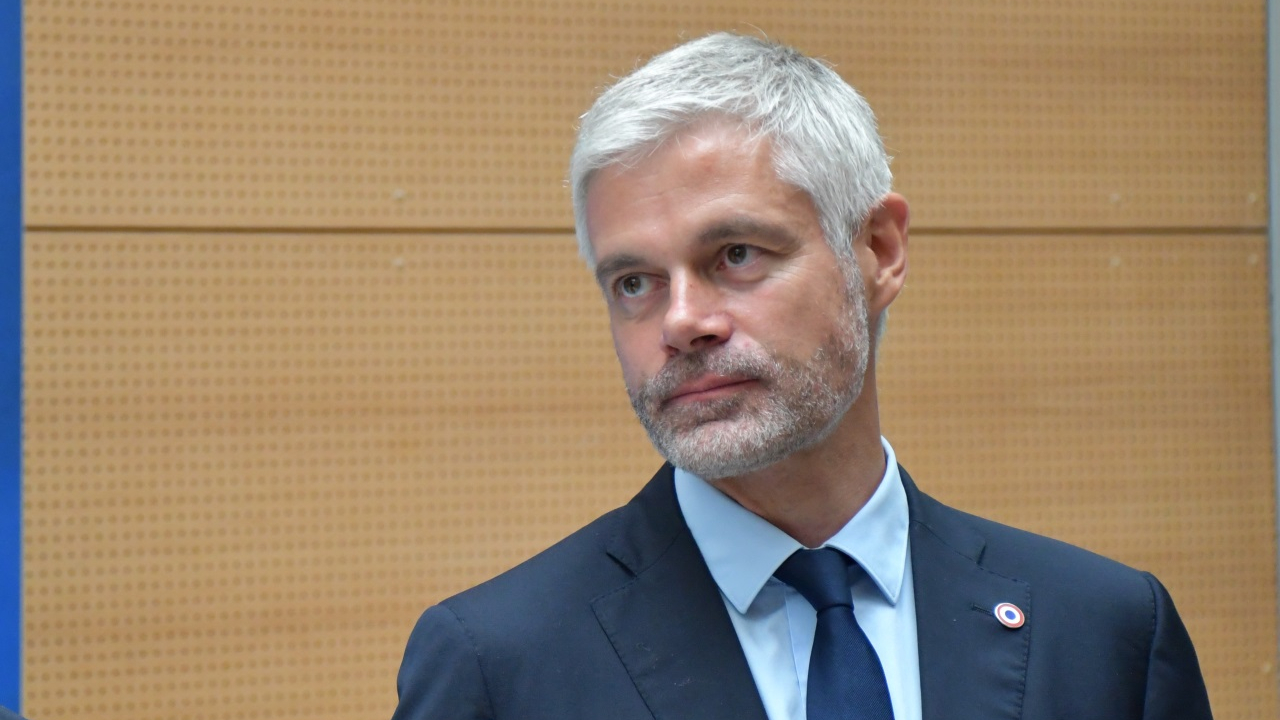 "Enfermer les OQTF à Saint-Pierre et Miquelon" : les propos de Laurent Wauquiez font polémique