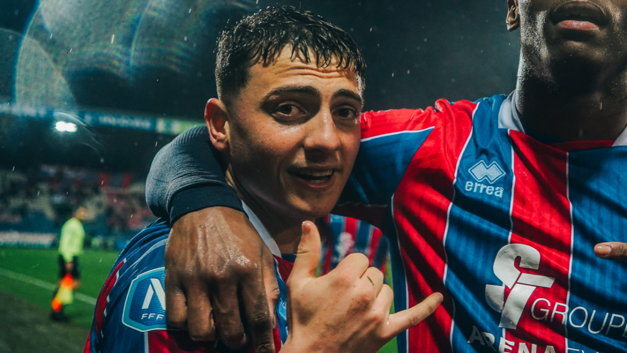 Football : un milieu offensif prêté par le CF63 parmi les meilleures pépites de National Football : un milieu offensif prêté par le CF63 parmi les meilleures pépites de National