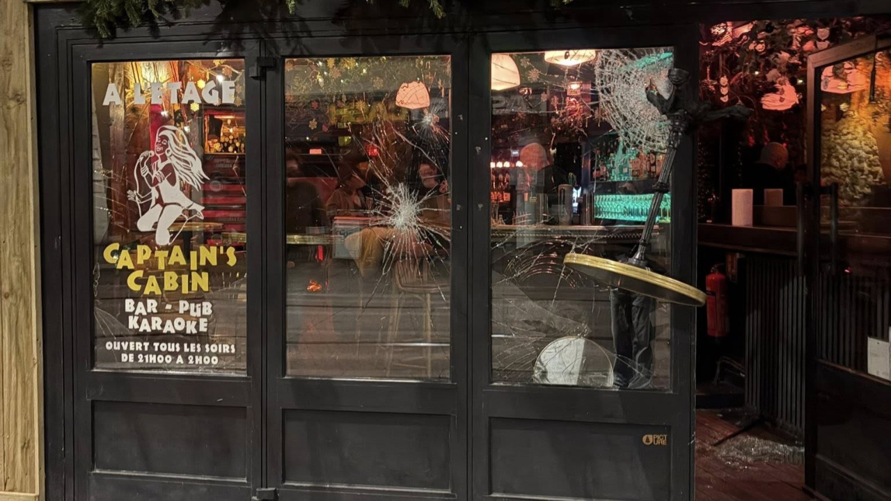 G&eacute;rante agress&eacute;e, vitrine d&eacute;truite... Que s'est-il pass&eacute; dans ce bar du centre de Clermont-Ferrand ?