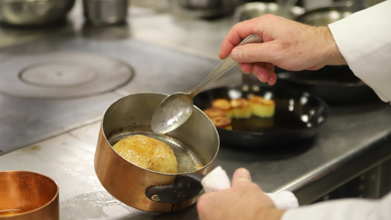 Guide Michelin 2025 : quels sont les restaurants étoilés de Clermont-Ferrand et du Puy-de-Dôme ?