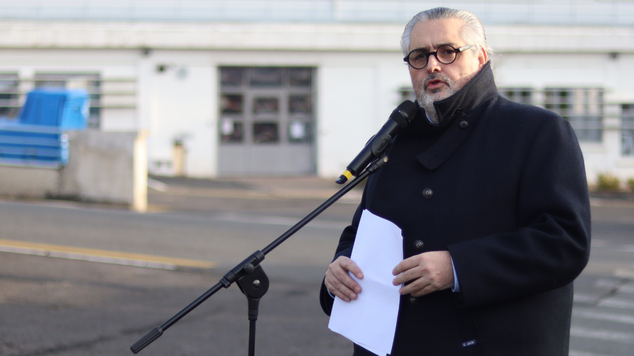 "Il faut libérer les cygnes" : Olivier Bianchi appelle les voleurs présumés à rendre les animaux du Jardin Lecoq "Il faut libérer les cygnes" : Olivier Bianchi appelle les voleurs présumés à rendre les animaux du Jardin Lecoq