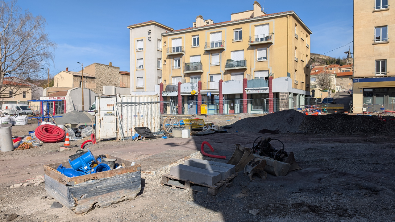 "Je faisais 10 € par jour" : face aux travaux, des commerçants quittent Cournon d'Auvergne (63)