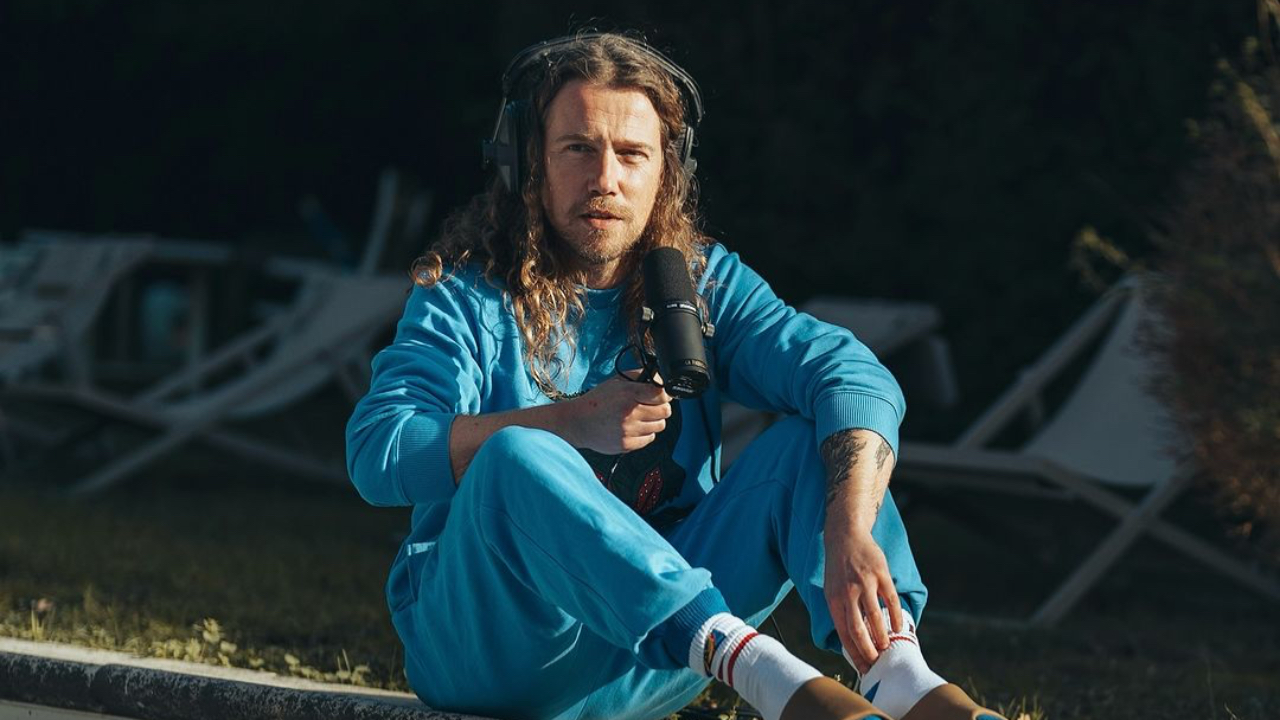 Julien Doré s'inspire de Lady Gaga pour la promotion de son nouvel album Julien Doré s'inspire de Lady Gaga pour la promotion de son nouvel album