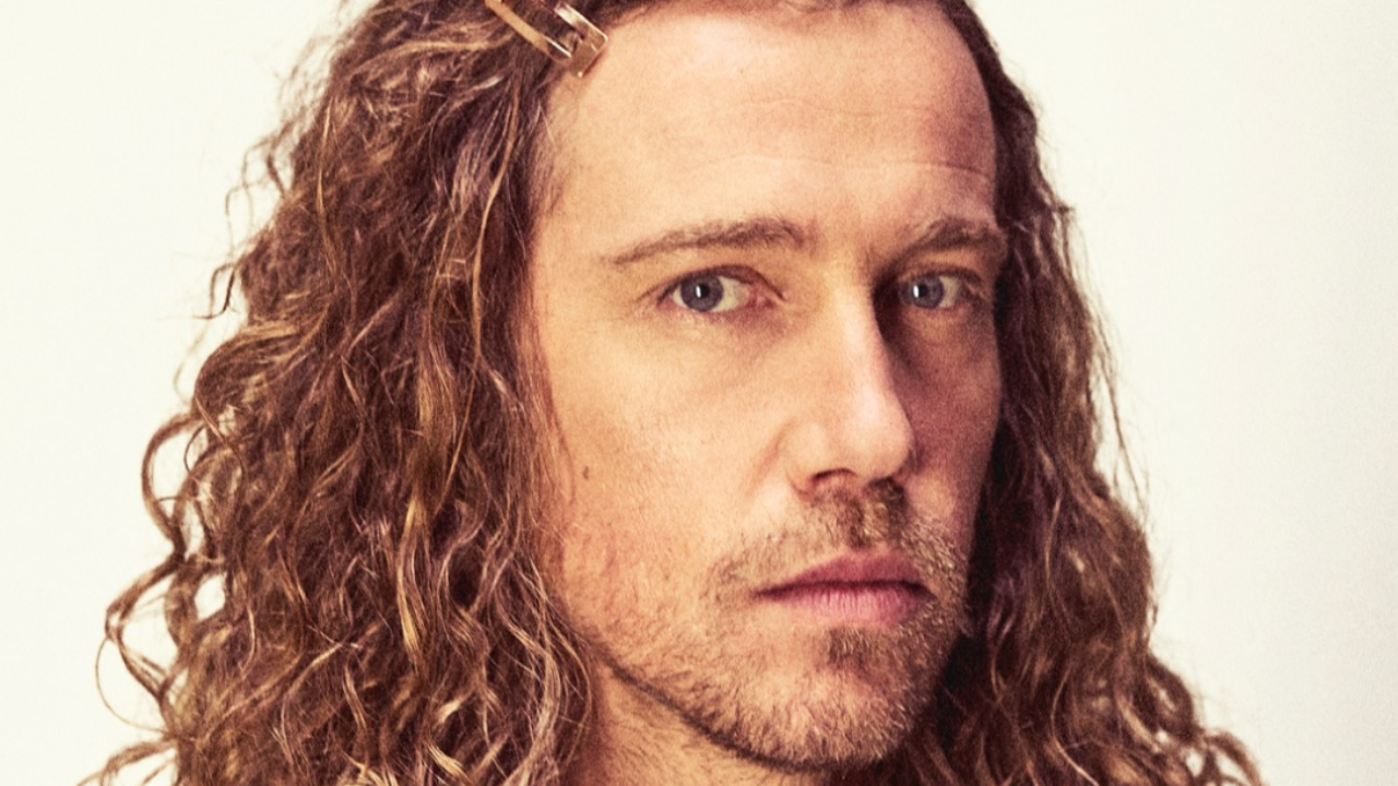 Julien Doré sort son nouveau clip "Pourvu qu'elles soient douces" Julien Doré sort son nouveau clip "Pourvu qu'elles soient douces"