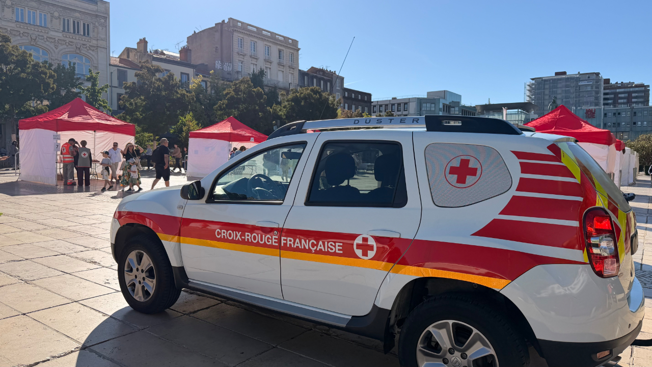 La Croix-Rouge sensibilise aux premiers secours place de Jaude La Croix-Rouge sensibilise aux premiers secours place de Jaude