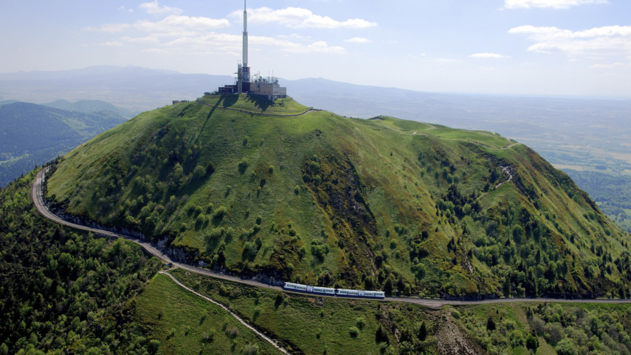 Le Panoramique des Dômes a repris du service ce samedi Le Panoramique des Dômes a repris du service ce samedi