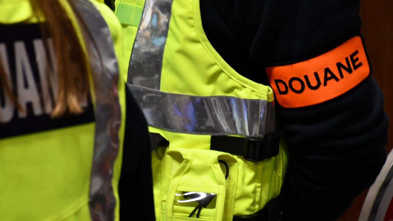 Les douanes de Clermont-Ferrand trouvent plus d'une tonne de cannabis lors d'un contr&ocirc;le au p&eacute;age