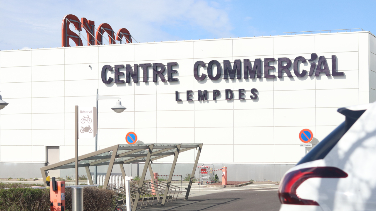 Les hypermarchés Cora de Lempdes (63) et Vichy (03) transformés en Carrefour Les hypermarchés Cora de Lempdes (63) et Vichy (03) transformés en Carrefour