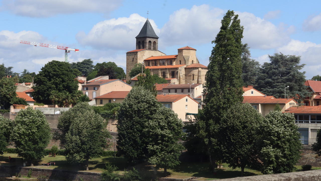 Municipales &agrave; Pont-du-Ch&acirc;teau : deux listes se retirent du 2nd tour pour un duel droite/gauche