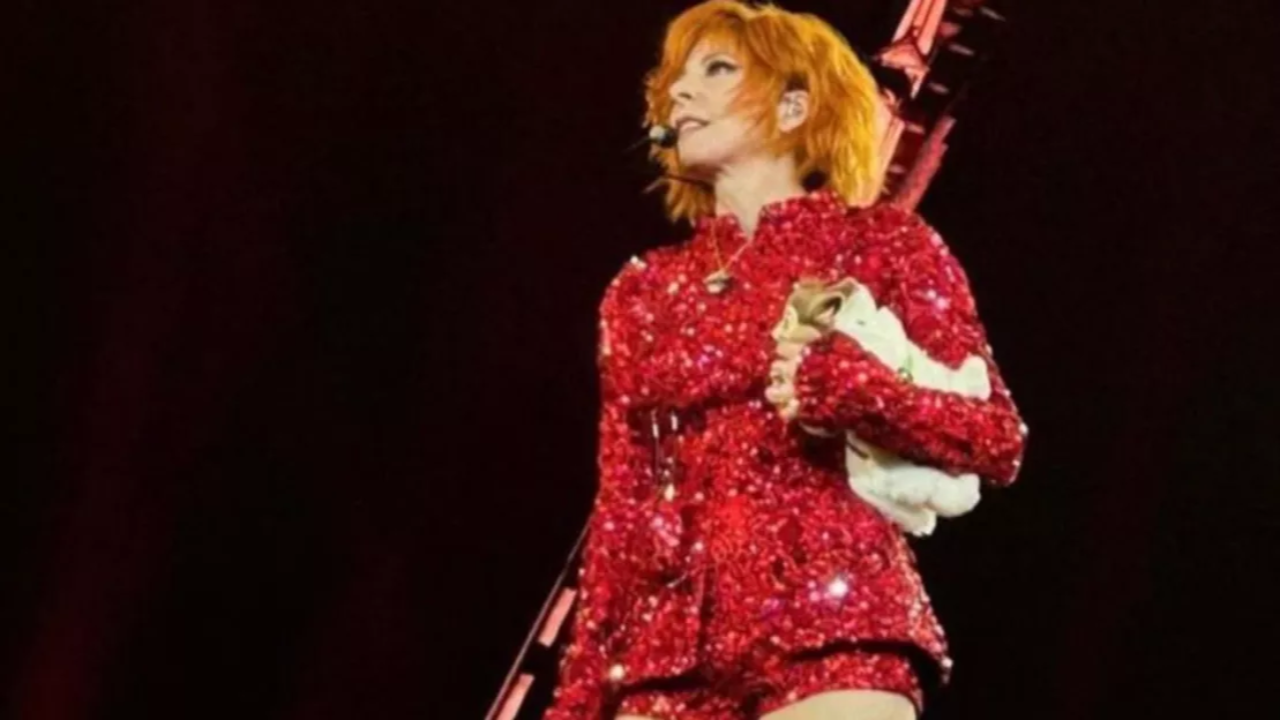 Mylène Farmer : toujours aussi radieuse à 62 ans ! Mylène Farmer : toujours aussi radieuse à 62 ans !