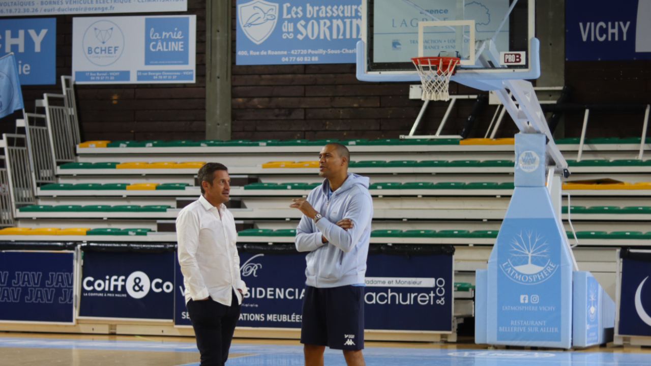 Objectifs, cohésion de l'équipe, bilan économique... la JAV est prête pour une nouvelle saison Objectifs, cohésion de l'équipe, bilan économique... la JAV est prête pour une nouvelle saison